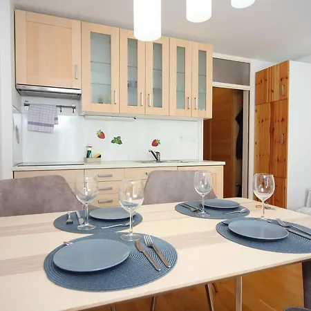 Apartma Prisank *